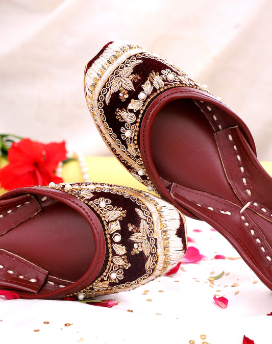 SHAHTAJ (MAROON)