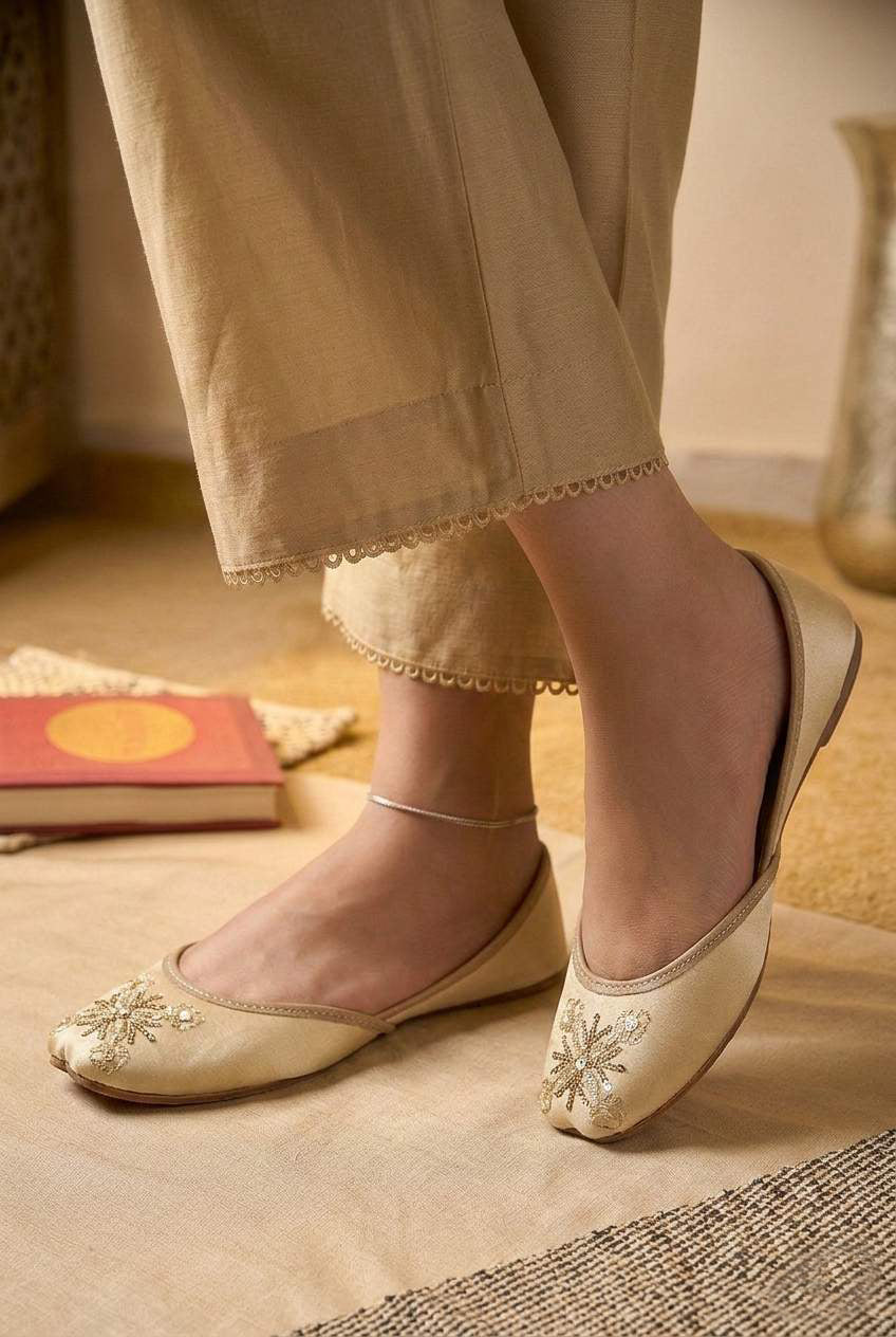 SUNEHRI (GOLD)