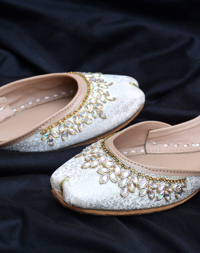 SAHIBA (OFFWHITE)